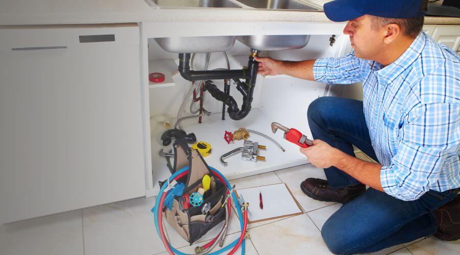 Local tankless water heater installation in Bluffs, IL